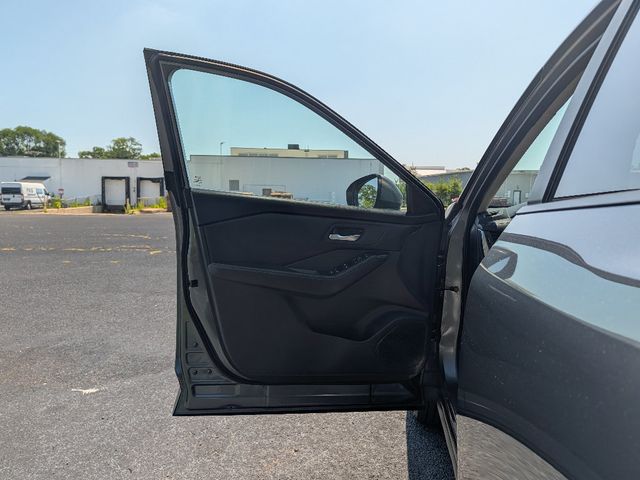 2024 Nissan Rogue FWD SV - 23042976 - 8