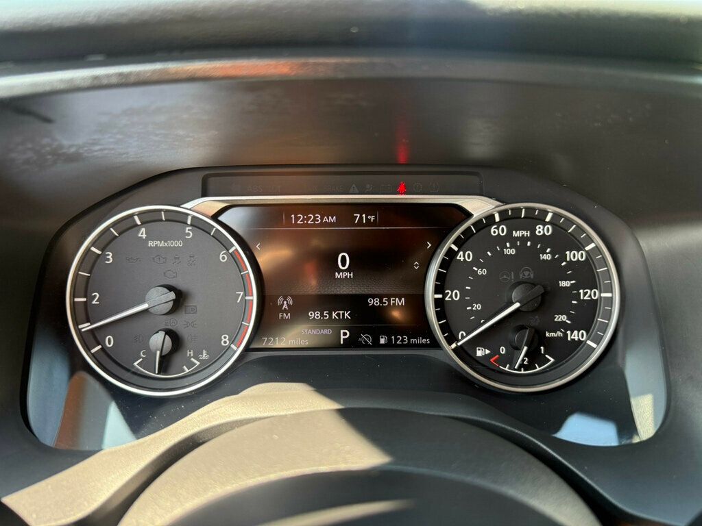 2024 Nissan Rogue SV photo 4