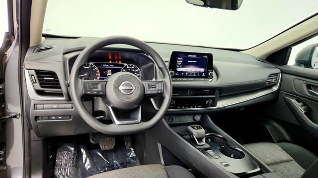 2024 Nissan Rogue FWD SV w/ Frameless Rearview Mirror & Universal Remote - 23036157 - 10
