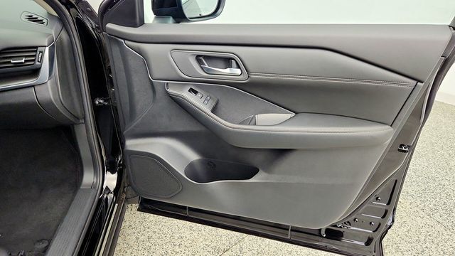2024 Nissan Rogue FWD SV w/ Premium Package - 23100869 - 25