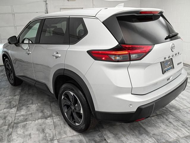 2024 Nissan Rogue SV photo 5