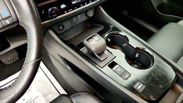 2024 Nissan Rogue SV FWD w/ Premium Pkg, Panoramic Moonroof & Heated Seats - 23088813 - 15