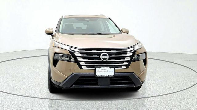 2024 Nissan Rogue SV FWD w/ Premium Pkg, Panoramic Moonroof & Heated Seats - 23088813 - 1