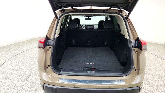 2024 Nissan Rogue SV FWD w/ Premium Pkg, Panoramic Moonroof & Heated Seats - 23088813 - 19