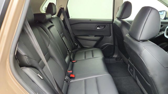 2024 Nissan Rogue SV FWD w/ Premium Pkg, Panoramic Moonroof & Heated Seats - 23088813 - 20
