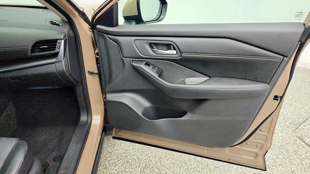 2024 Nissan Rogue SV FWD w/ Premium Pkg, Panoramic Moonroof & Heated Seats - 23088813 - 23