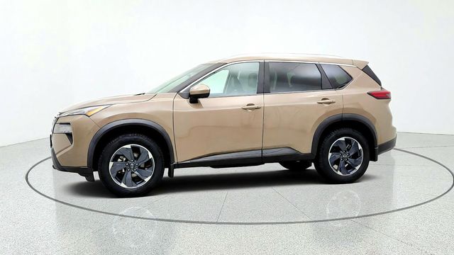 2024 Nissan Rogue SV FWD w/ Premium Pkg, Panoramic Moonroof & Heated Seats - 23088813 - 7