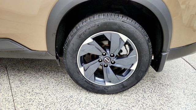 2024 Nissan Rogue SV FWD w/ Premium Pkg, Panoramic Moonroof & Heated Seats - 23088813 - 8