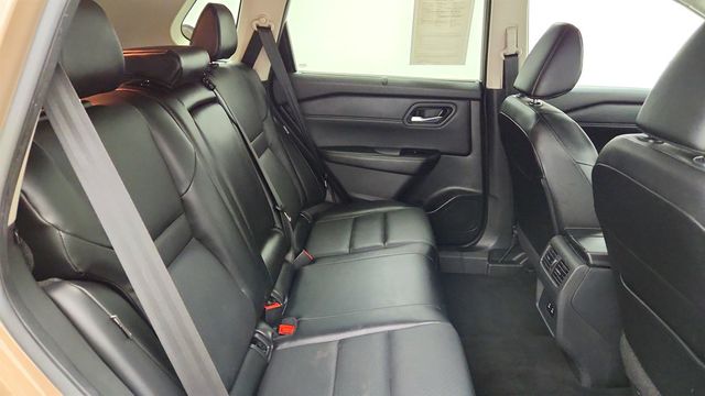2024 Nissan Rogue SV w/ Premium Pkg - 23037042 - 22
