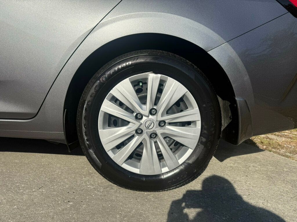 2024 Nissan Sentra S photo 8