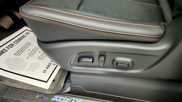 2024 Nissan Titan 4x4 Crew Cab PRO-4X w/ Rugged Step Boards - 23081836 - 27