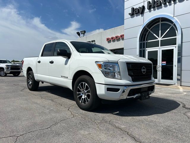 2024 Nissan Titan 4x4 Crew Cab SV - 23015552 - 1
