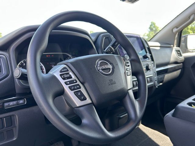 2024 Nissan Titan 4x4 Crew Cab SV - 23015552 - 8