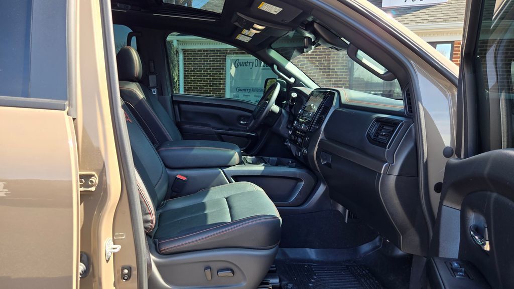 2024 Nissan Titan PRO-4X  - 23002068 - 23