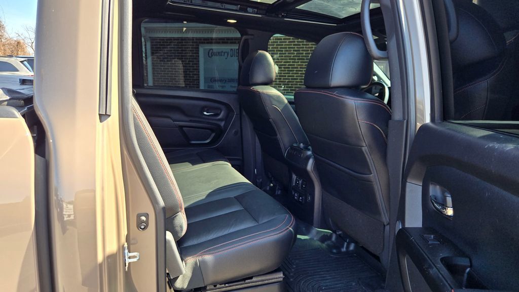 2024 Nissan Titan PRO-4X  - 23002068 - 24