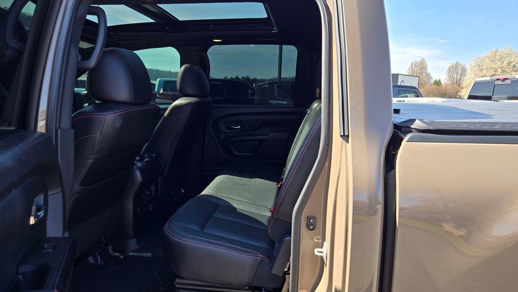 2024 Nissan Titan PRO-4X  - 23002068 - 26