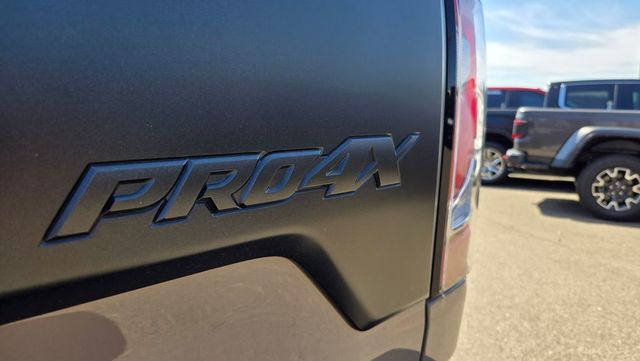 2024 Nissan Titan PRO-4X  - 23002068 - 8