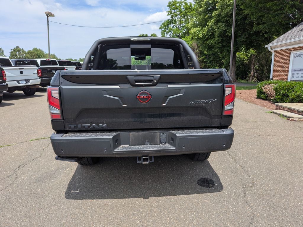 2024 Nissan Titan PRO-4X - 23034580 - 10