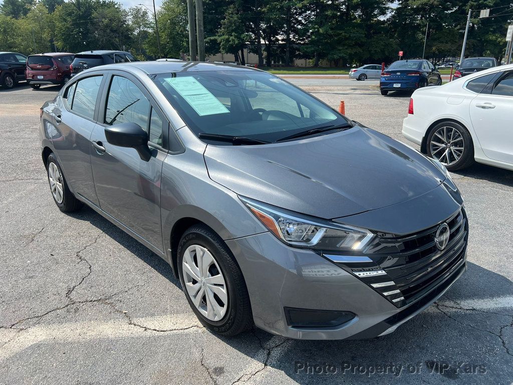 2024 Nissan Versa Sedan photo 3