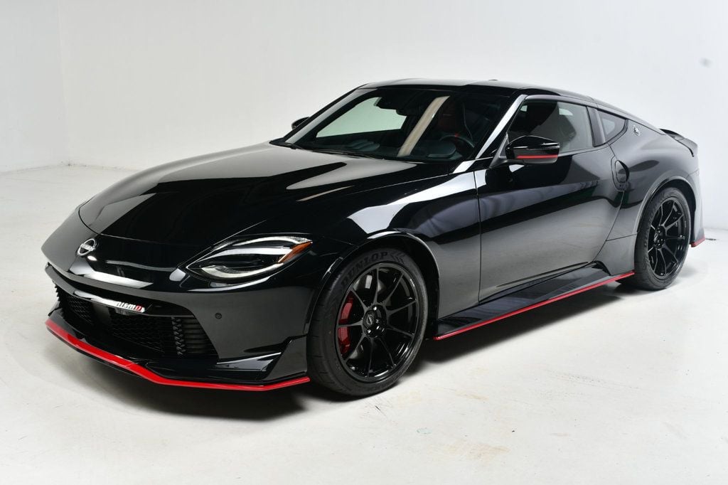 2024 Nissan Z Nismo photo 2