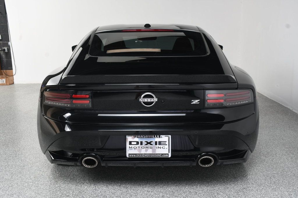 Nissan Z photo 16