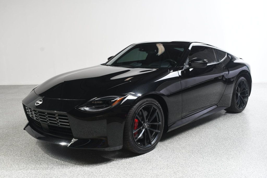 Nissan Z photo 2