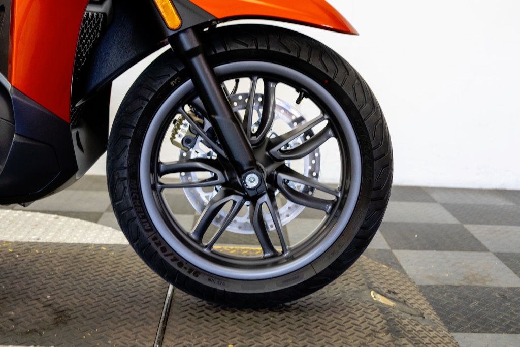 2024 PIAGGIO BV400S 1-OWNER LOW MILES!!! - 23004080 - 18