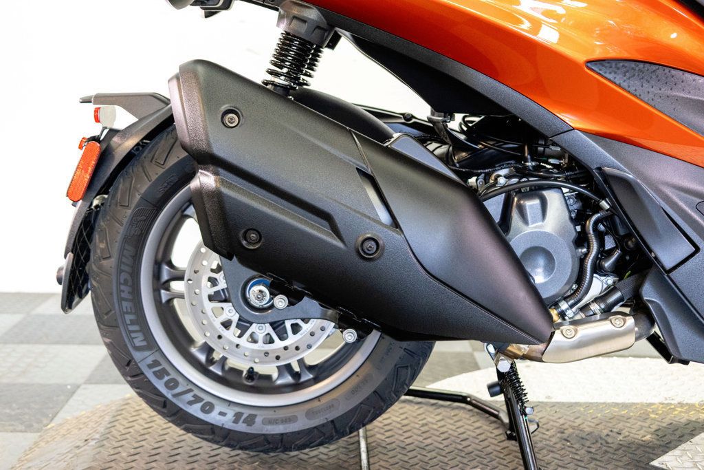 2024 PIAGGIO BV400S 1-OWNER LOW MILES!!! - 23004080 - 22