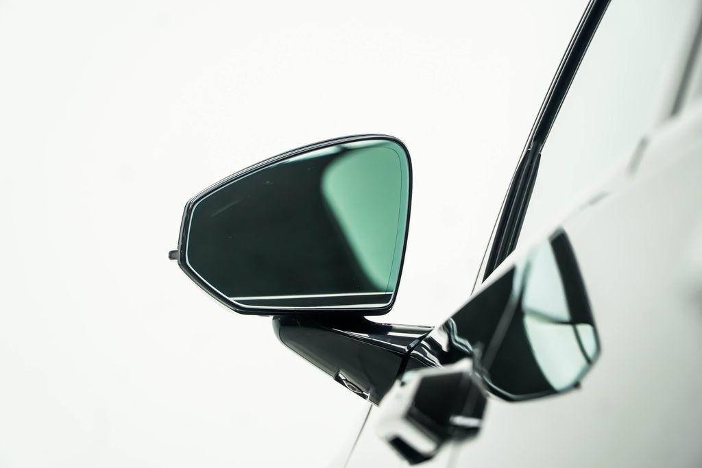 Polestar 2 photo 16