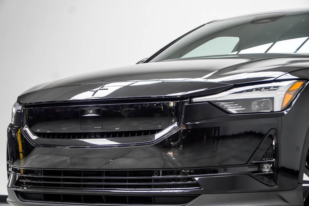 Polestar 2 photo 2