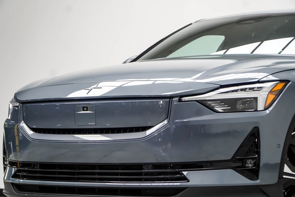 Polestar 2 photo 2