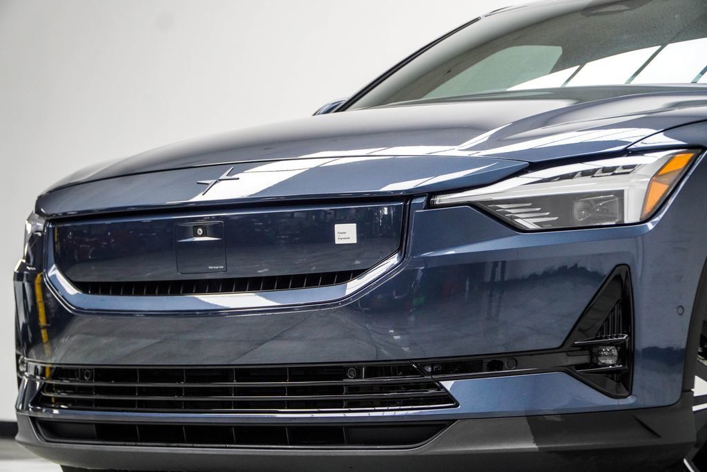 Polestar 2 photo 2