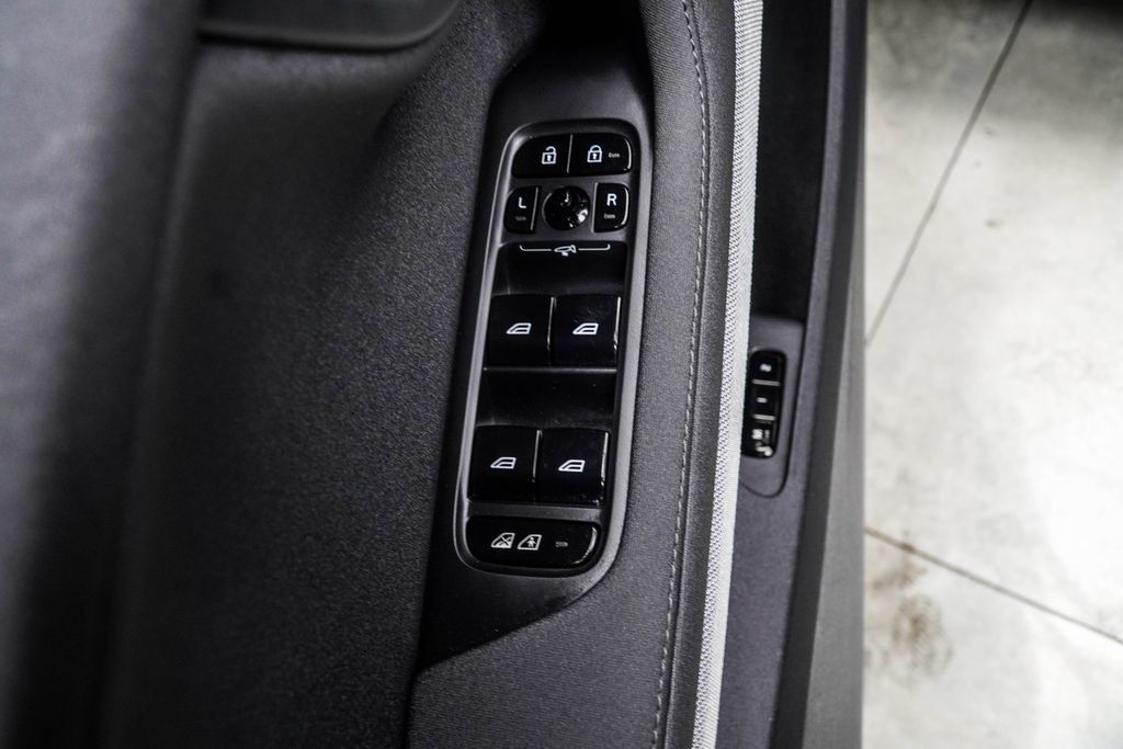 Polestar 2 photo 32