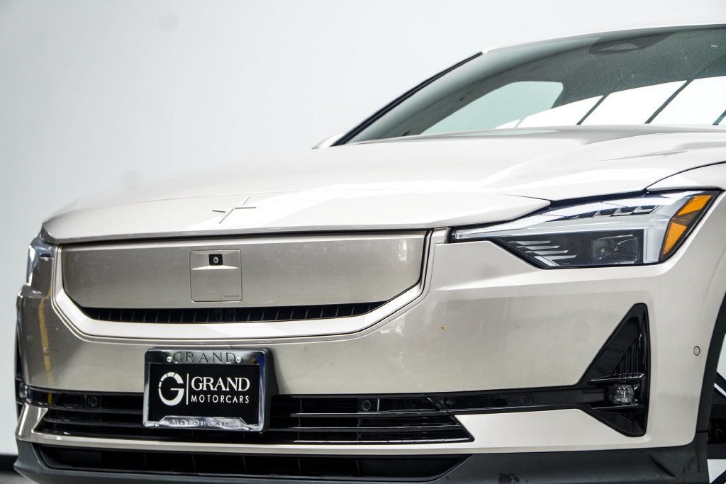 Polestar 2 photo 2