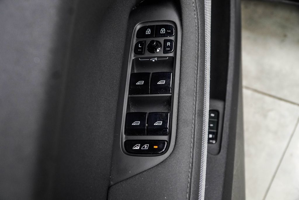 Polestar 2 photo 34