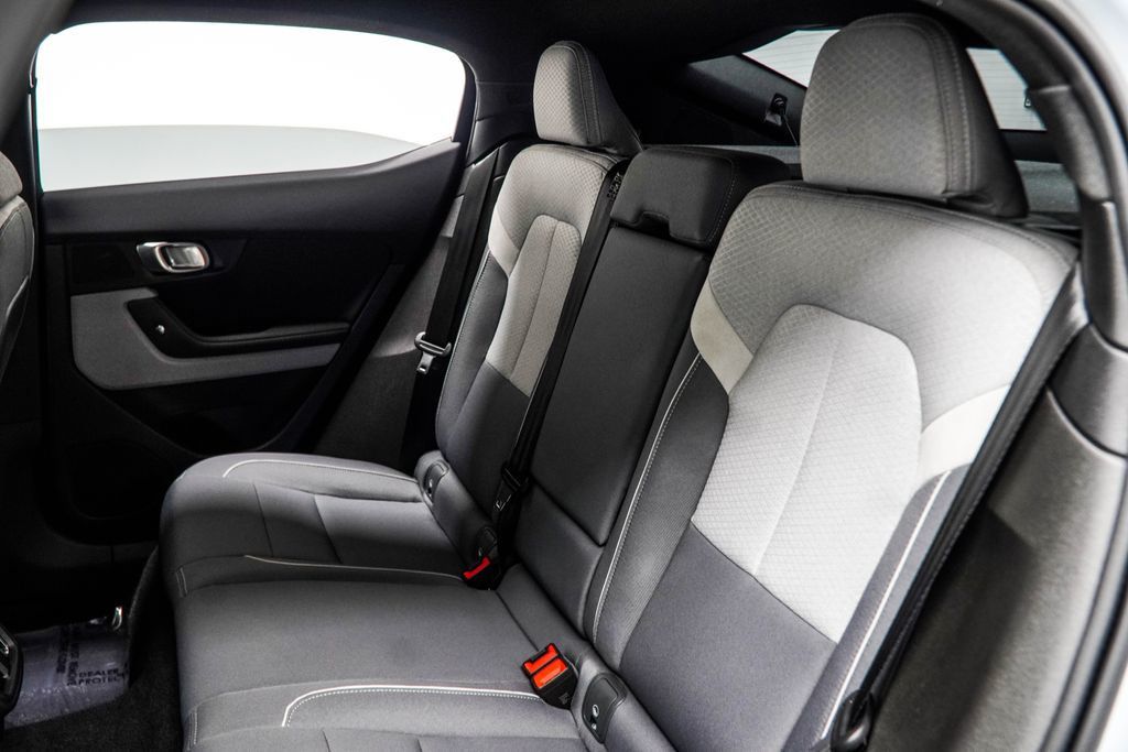 Polestar 2 photo 38