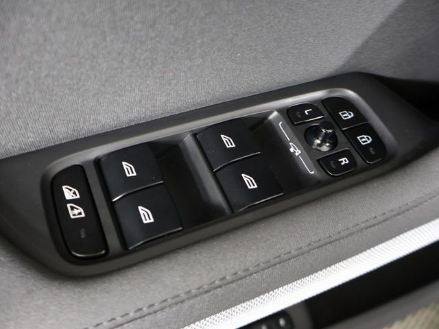 2024 Polestar 2 Long Range Dual Motor - 23067647 - 40