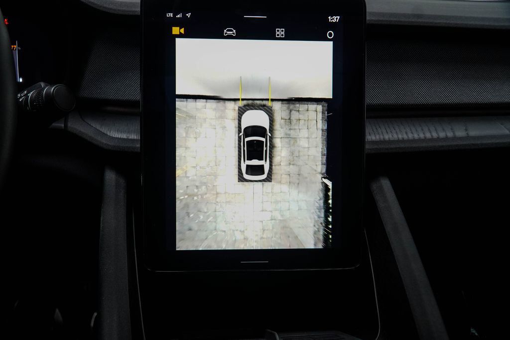 Polestar 2 photo 27