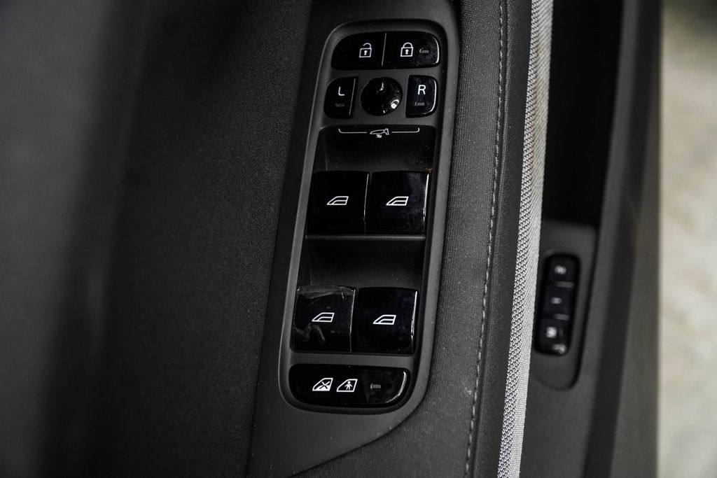 Polestar 2 photo 34