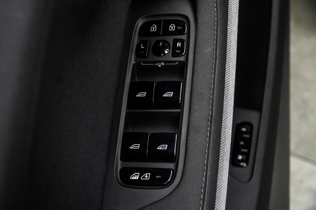 Polestar 2 photo 38