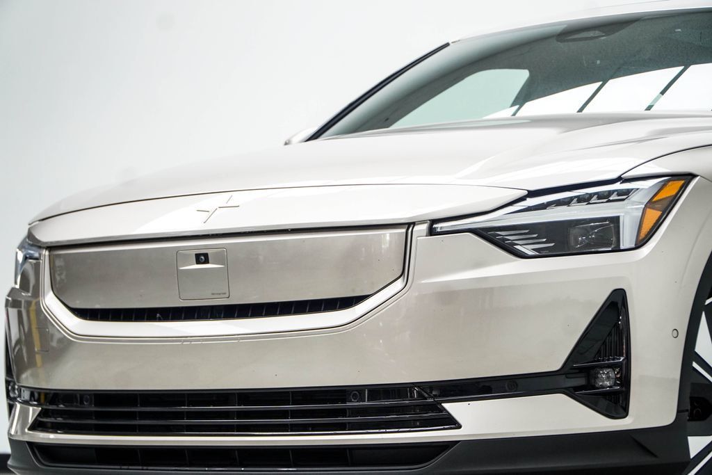 Polestar 2 photo 2