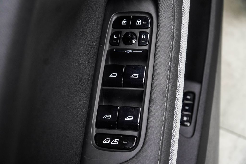 Polestar 2 photo 33