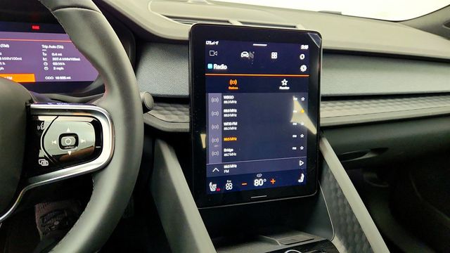 2024 Polestar 2 Long Range Single Motor with 19'' Wheels (320-mile range) - 22972448 - 15