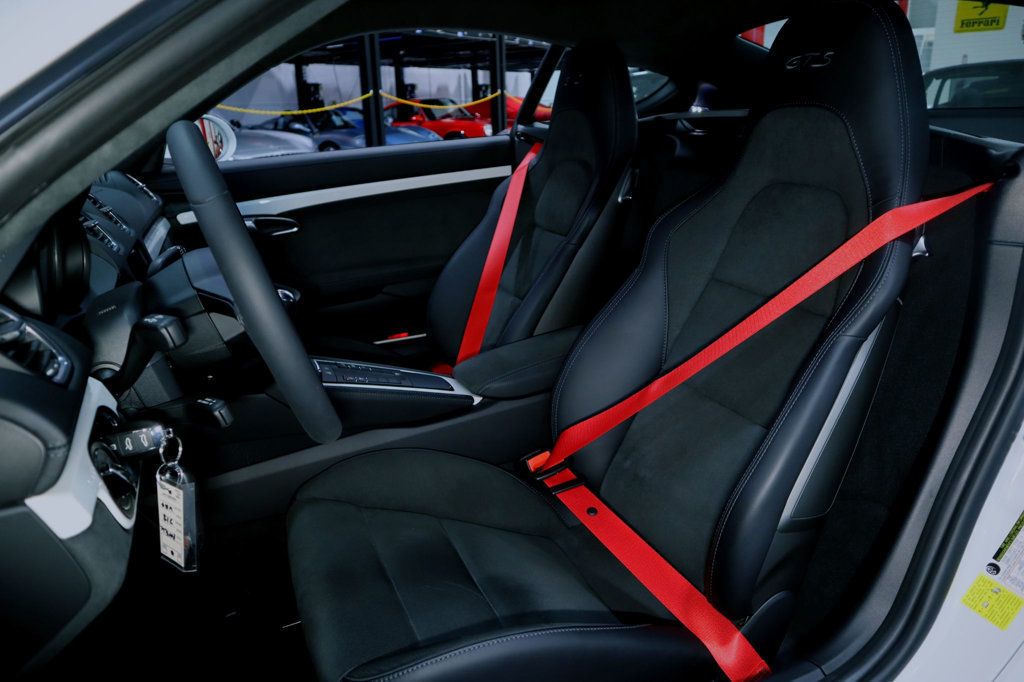 2024 Porsche 718 GTS 4.0 COUPE WHITE...695 Miles...Rare 6sp Manual - 22706186 - 26