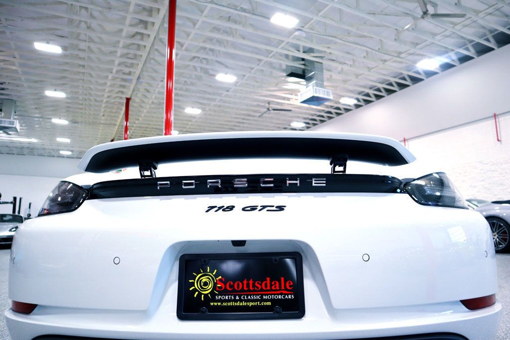 2024 Porsche Cayman photo 15