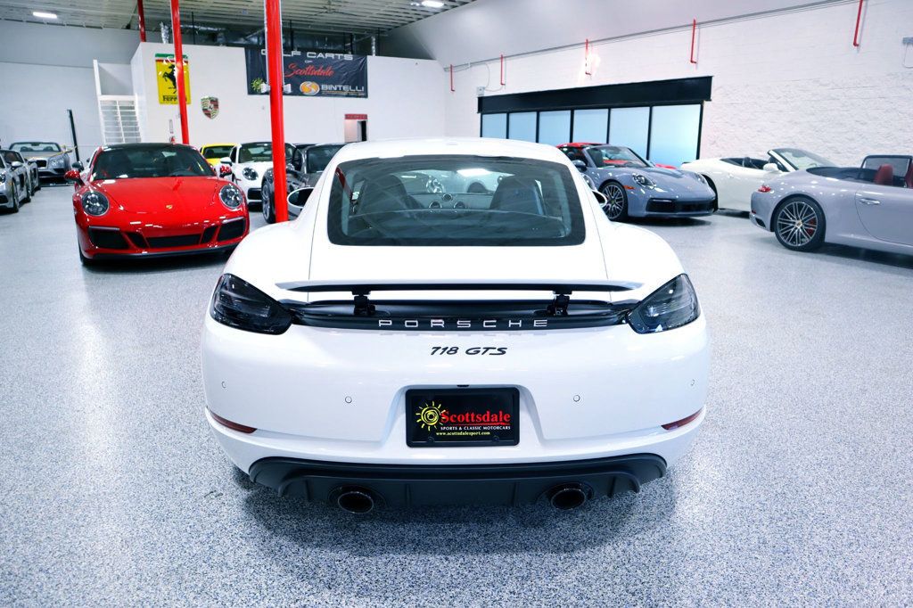 2024 Porsche Cayman photo 16