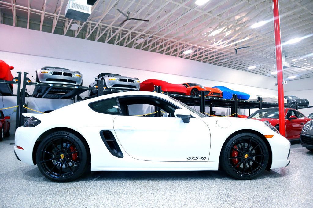 2024 Porsche Cayman photo 7