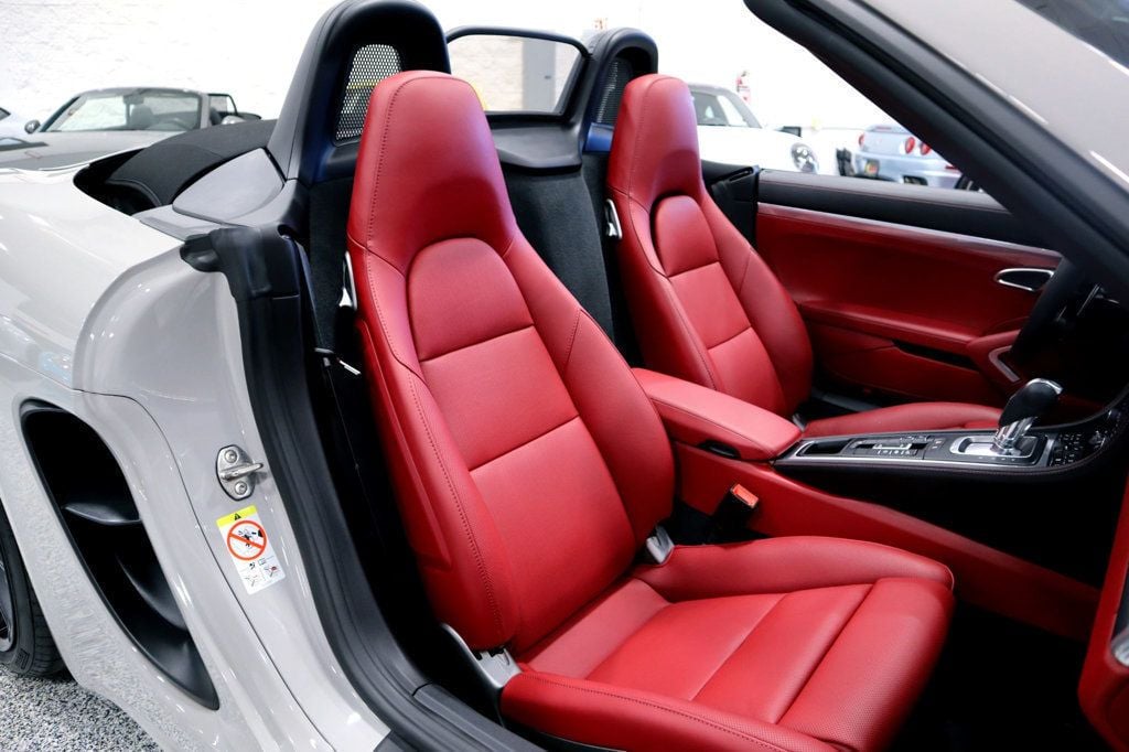 2024 Porsche Boxster photo 19