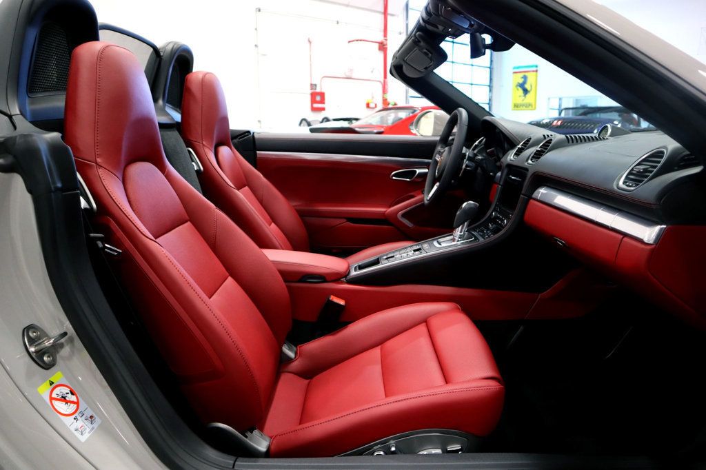 2024 Porsche Boxster photo 20