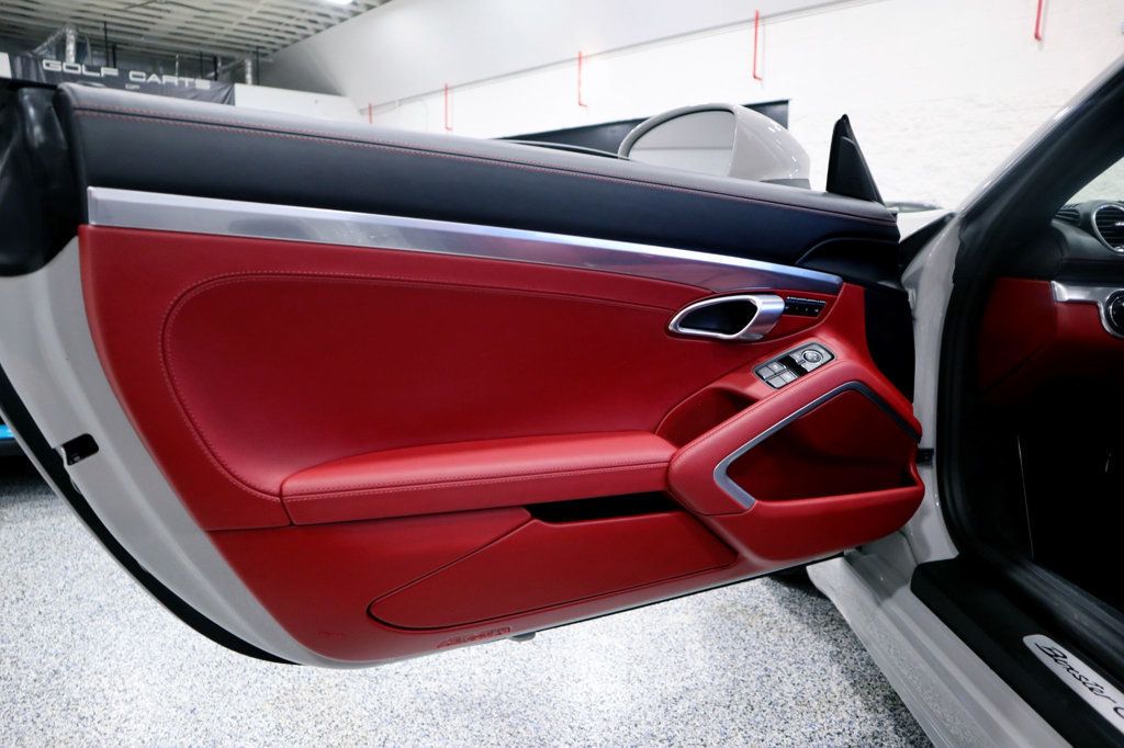 2024 Porsche Boxster photo 24